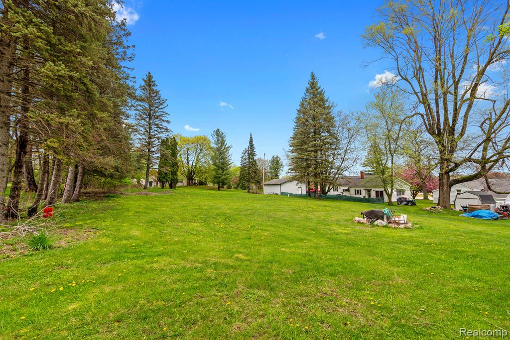 659 N VAN DYKE Road, Imlay City, MI 48444 — Photo 15