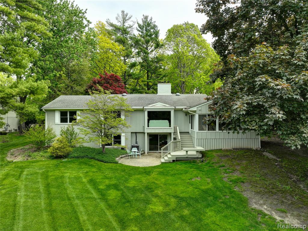 2026 W Bend Court, Bloomfield Hills, MI 48302 — Photo 44