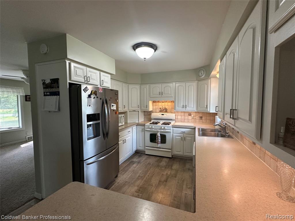 68 Plum Creek Road, Lapeer, MI 48446 — Photo 23