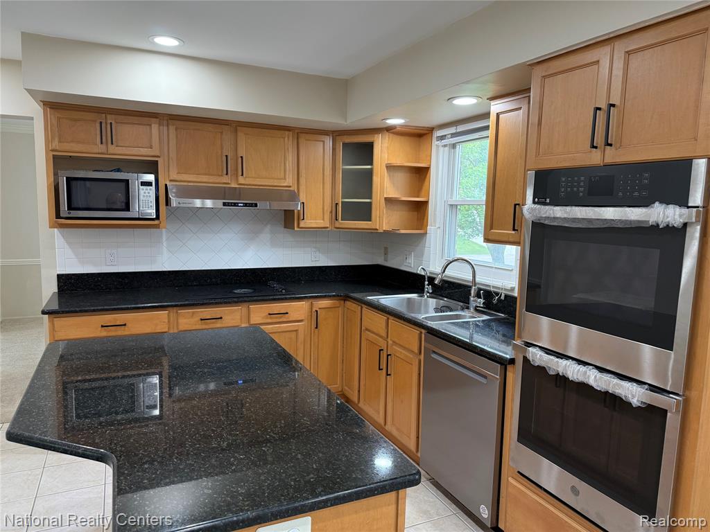 5888 Red Coat Lane, West Bloomfield, MI — Photo 16