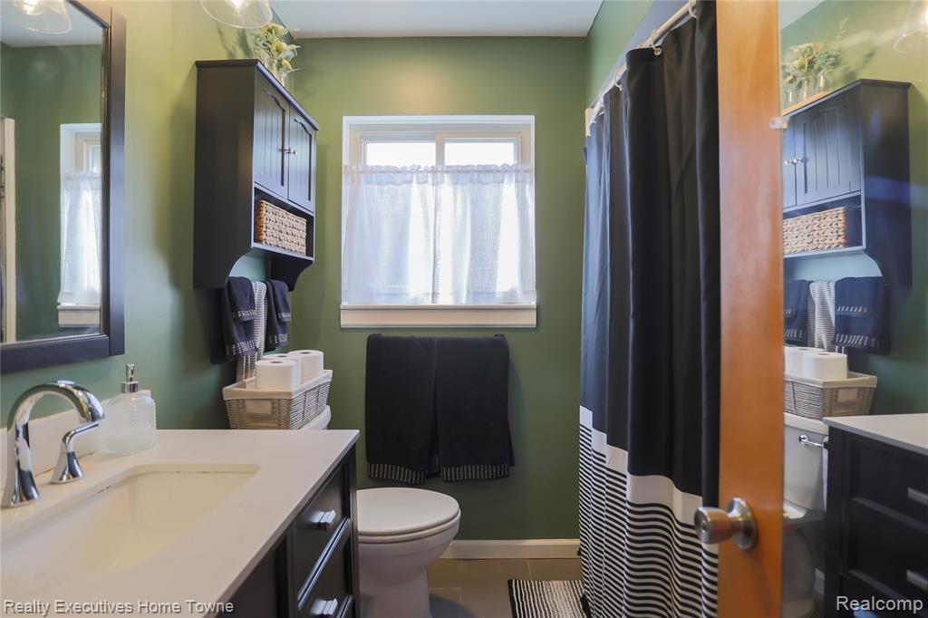 29847 Palomino Drive, Warren, MI 48093 — Photo 32