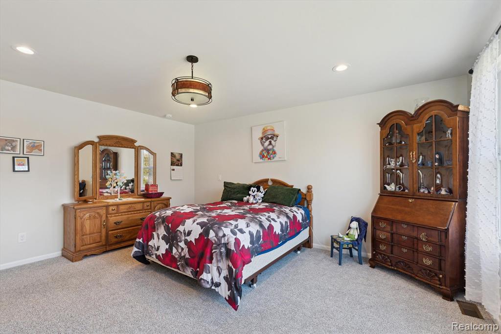 209 Glendale Court, Saline, MI 48176 — Photo 18