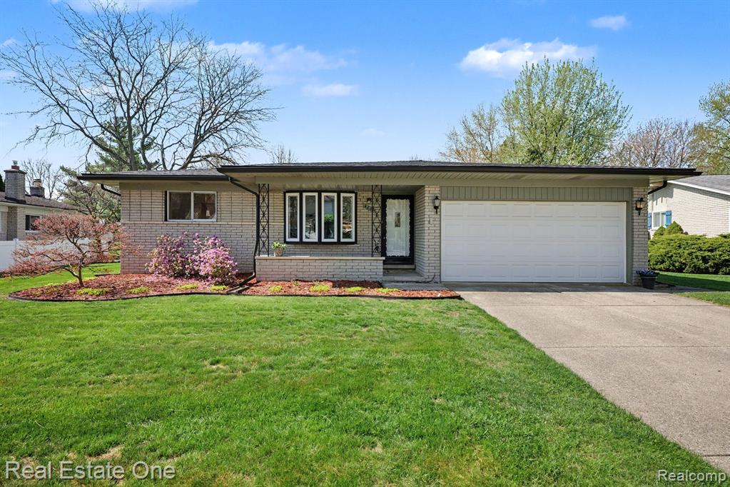 4699 Alton Drive, Troy, MI 48085 — Photo 2