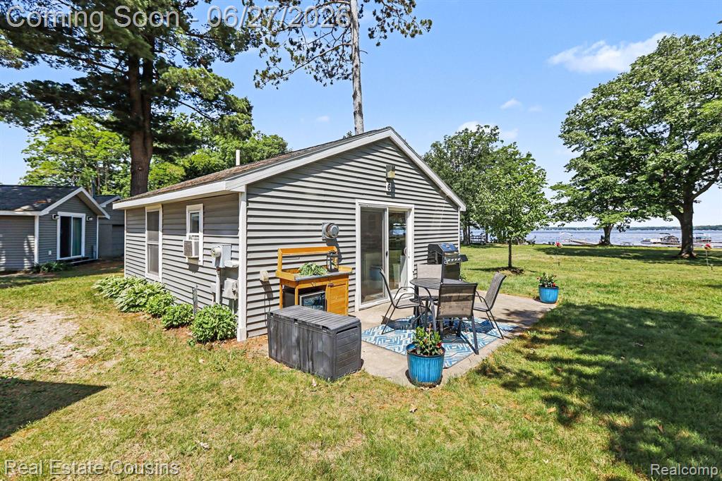 80 Locust Lane, Cadillac, MI 49601 — front exterior