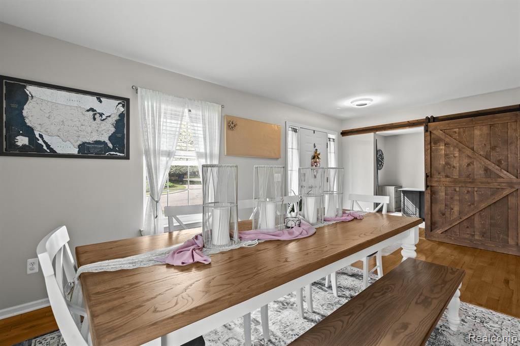 469 RIDGEWOOD Drive S, Ortonville, MI 48462 — Photo 12