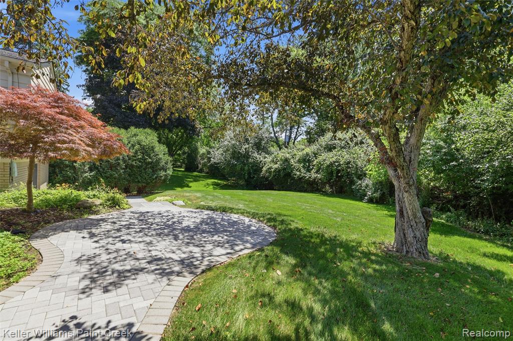 4016 Iverness Lane, West Bloomfield, MI 48323 — Photo 40