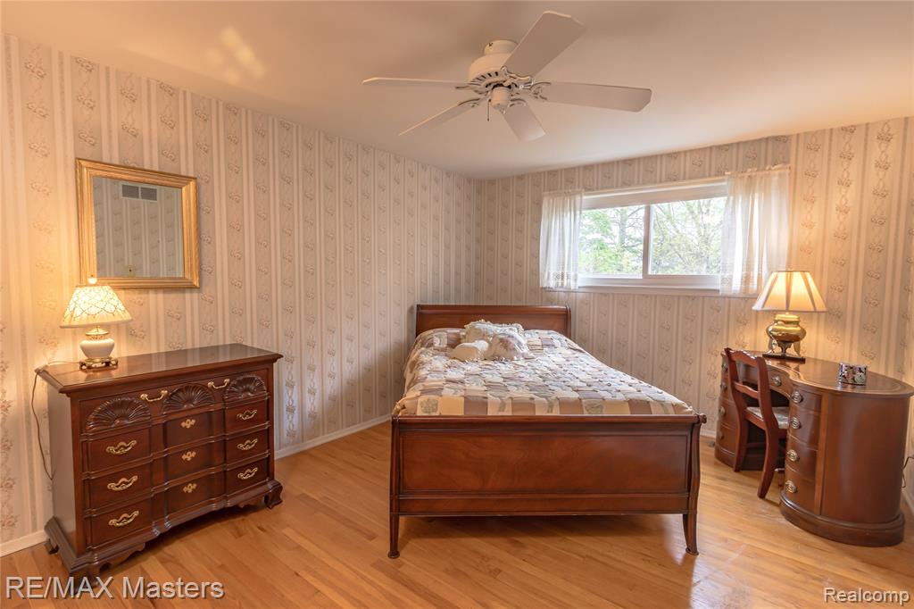 21879 Canterbury Avenue, Grosse Ile, MI 48138 — Photo 26