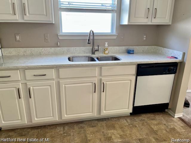 402 Mulberry Drive, Commerce Twp, MI 48390 — Photo 10