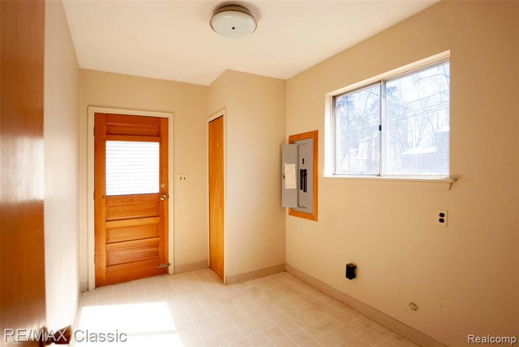 16083 Kirkshire Avenue, Beverly Hills, MI 48025 — Photo 15