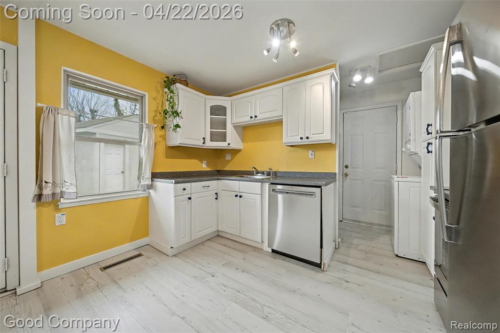 10280 Troy Street, Oak Park, MI 48237 — Photo 6