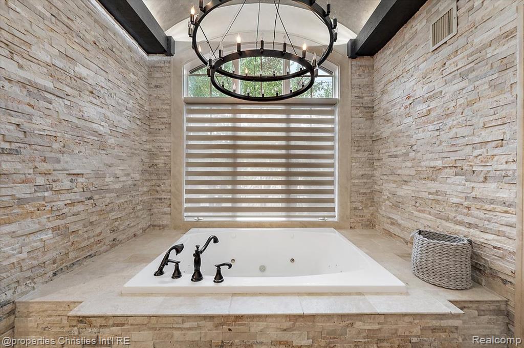 3701 Northwood, West Bloomfield, MI, 48324