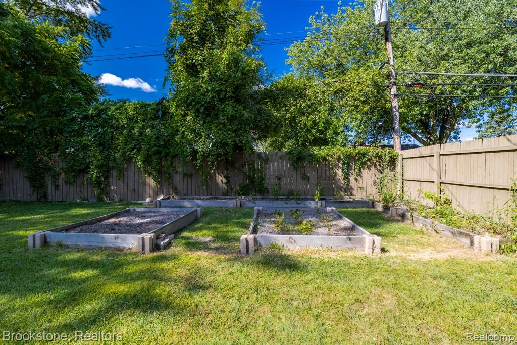 41309 Memphis Drive, Sterling Heights, MI 48313 — Photo 29