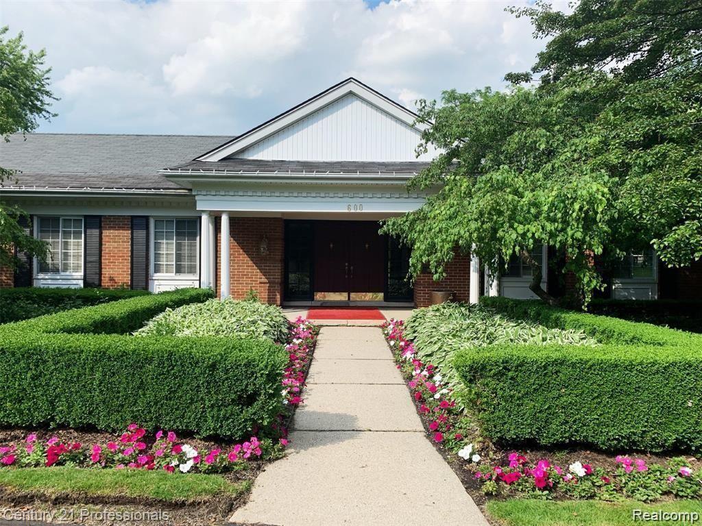 616 E Fox Hills Drive, Bloomfield Hills, MI 48304 — Photo 22