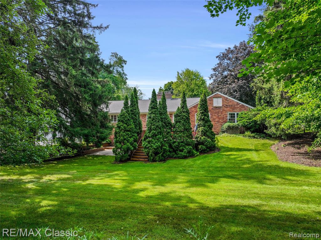 830 JONATHAN Lane, Bloomfield Hills, MI 48302 — Photo 45