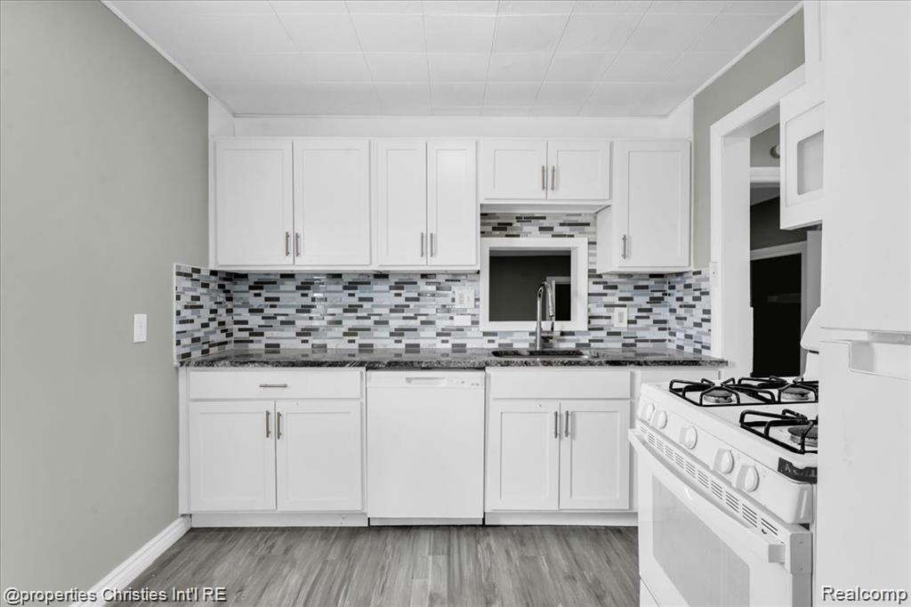 7952 Robert Street, Taylor, MI 48180 — Photo 9