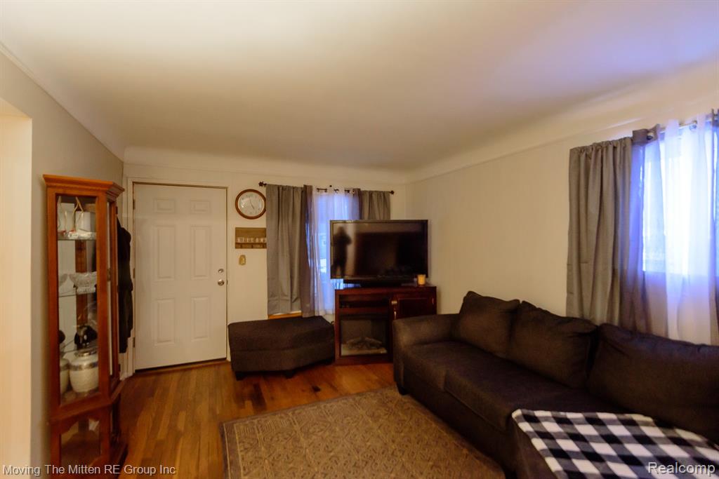 643 Garfield Avenue, Lincoln Park, MI 48146 — Photo 5