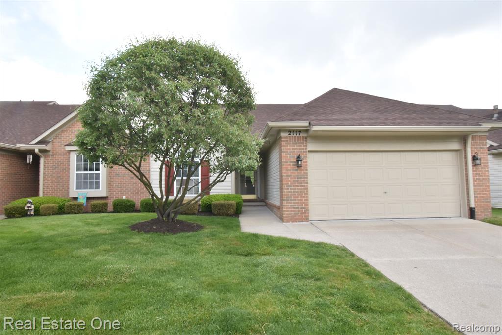 2117 OAKBROOK Boulevard, Walled Lake, MI 48390 — front exterior