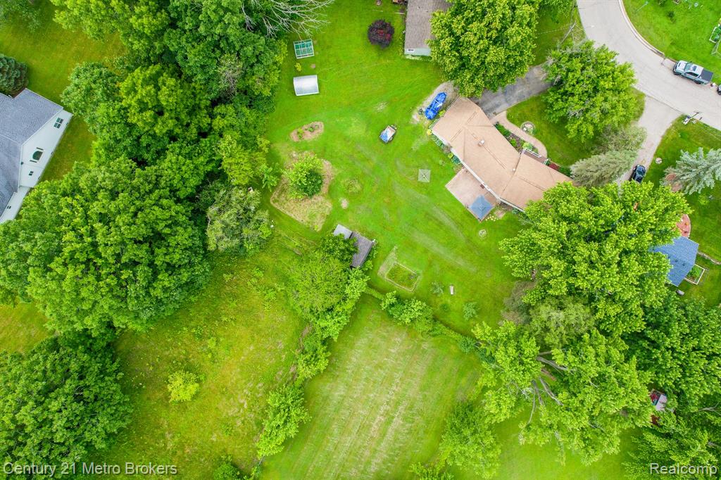 4373 Dexel Drive, Burton, MI 48519 — Photo 26