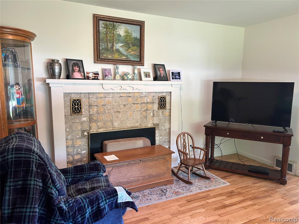 11039 Torrey Road, Fenton, MI 48430 — Photo 16