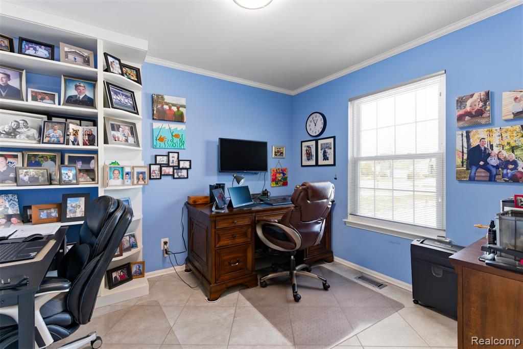 9140 Lakewood Drive, Whitmore Lake, MI 48189 — Photo 5