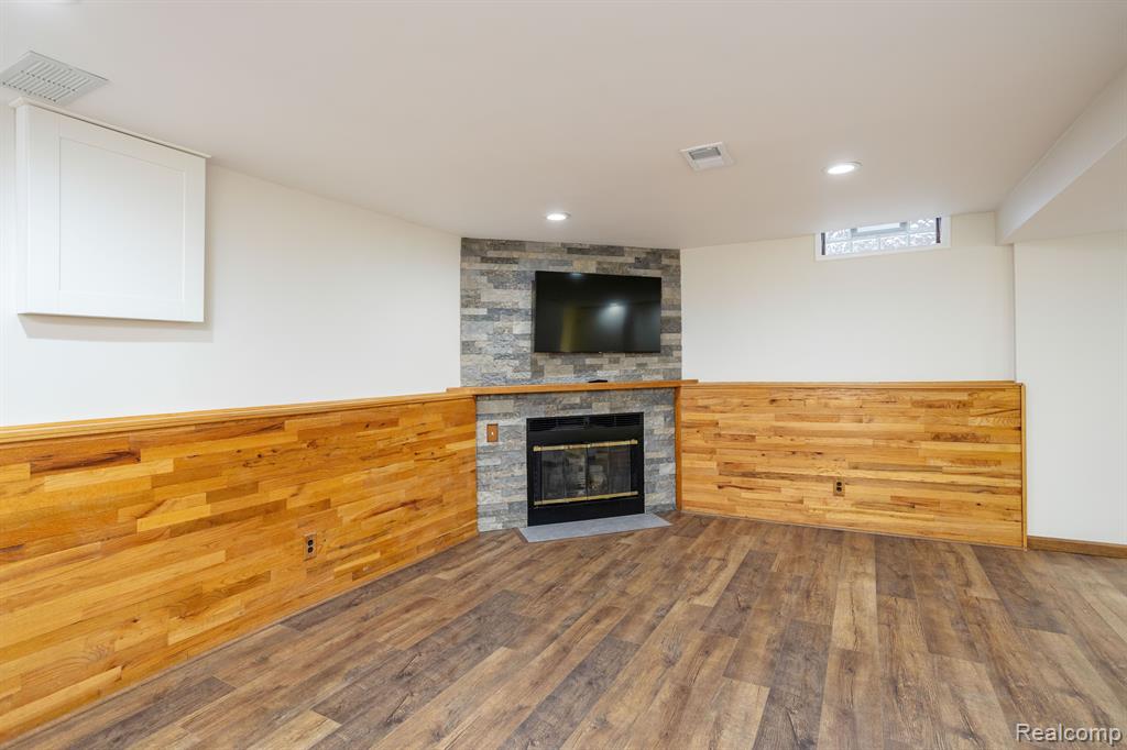 22213 PONDVIEW, 26, Novi, MI — Photo 18