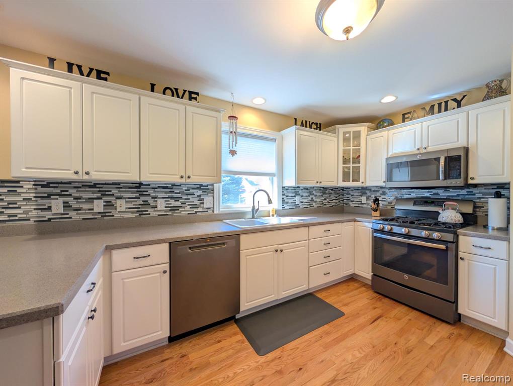 5441 Meadow Creek Court, Flint, MI 48532 — Photo 19