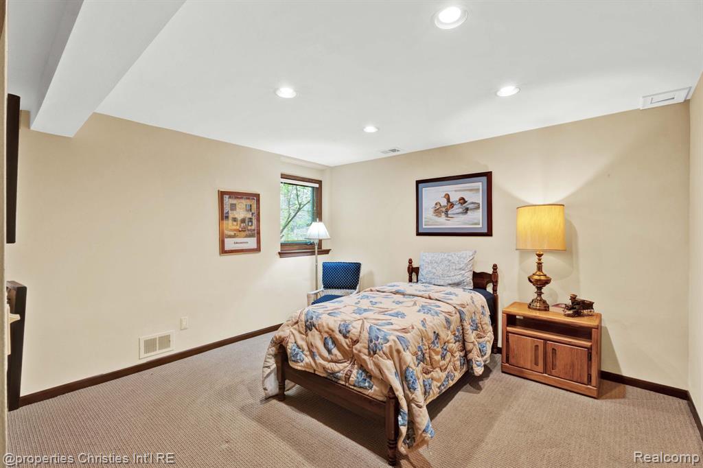 5641 SUSSEX Drive, Troy, MI 48098 — Photo 44