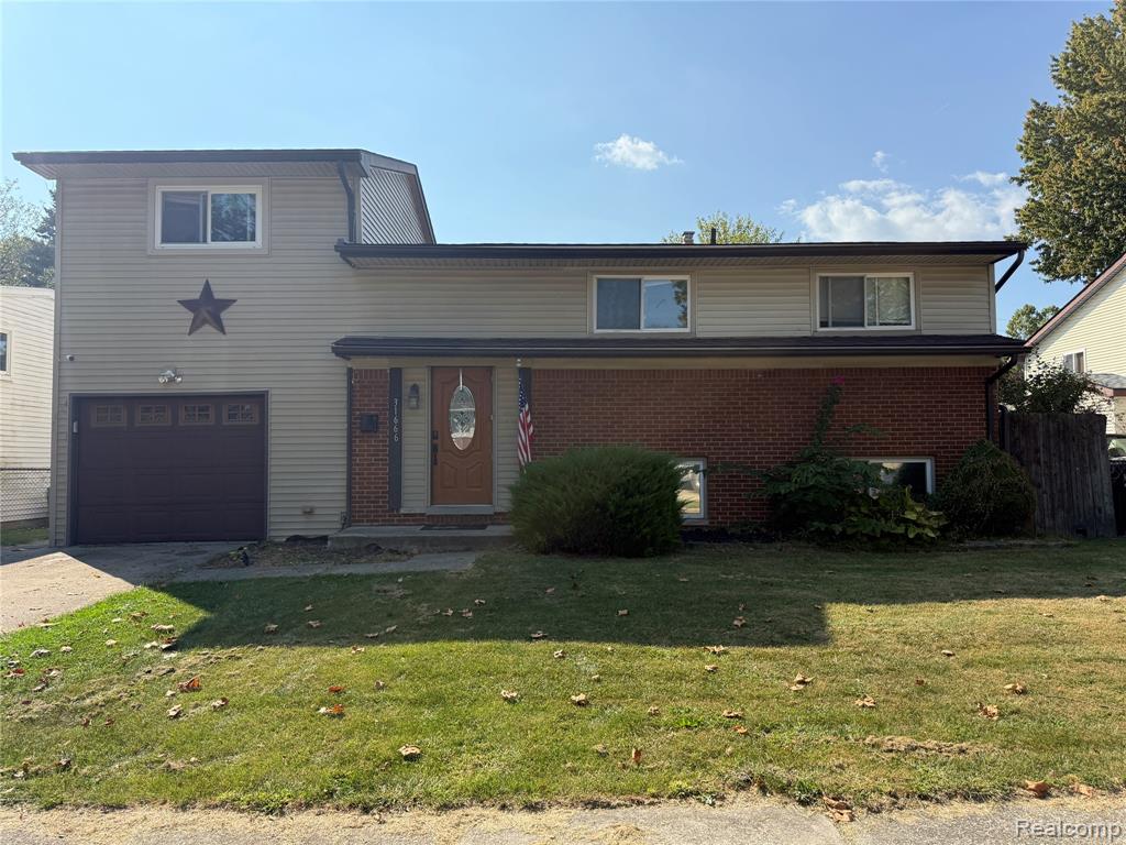 31666 E Ditner Drive, Rockwood, MI — front exterior
