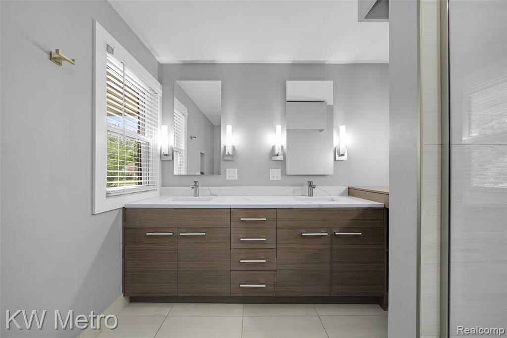 4096 CHESTNUT HILL Drive, Troy, MI 48098 — Photo 18