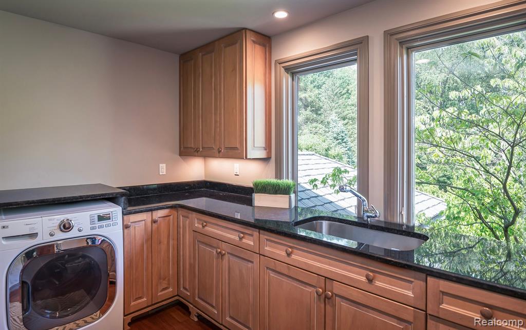 4524 STONELEIGH Road, Bloomfield Hills, MI 48302 — Photo 32