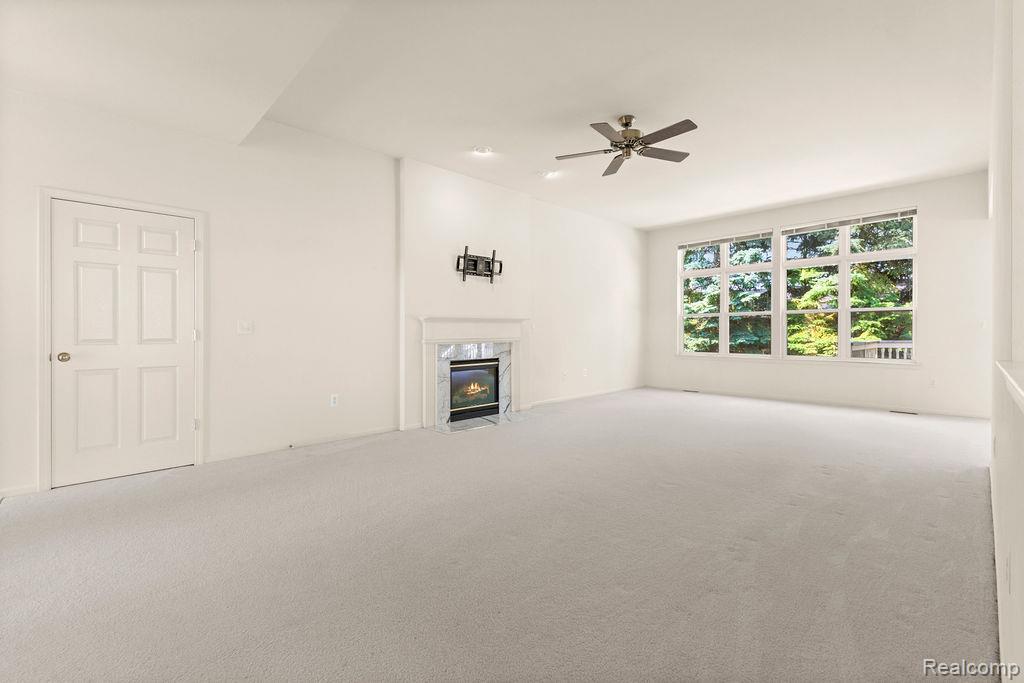 43120 Creek Court, 81, Clinton Twp, MI 48038 — Photo 8