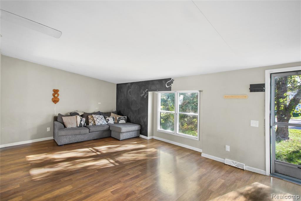 85 Oak Ridge, Monroe, MI 48161 — Photo 3