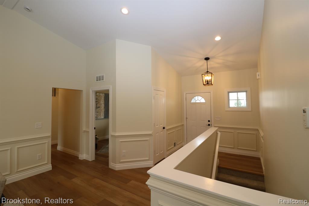 395 GENEVA Court, Howell, MI 48855 — Photo 9