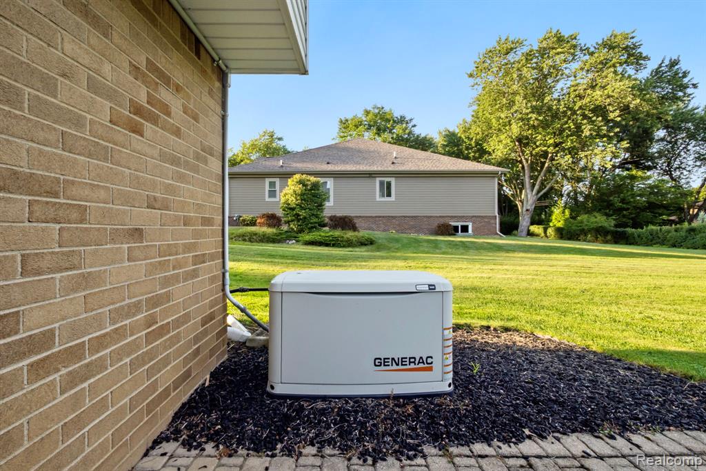 821 Castlebar Drive, Rochester Hills, MI 48309 — Photo 19