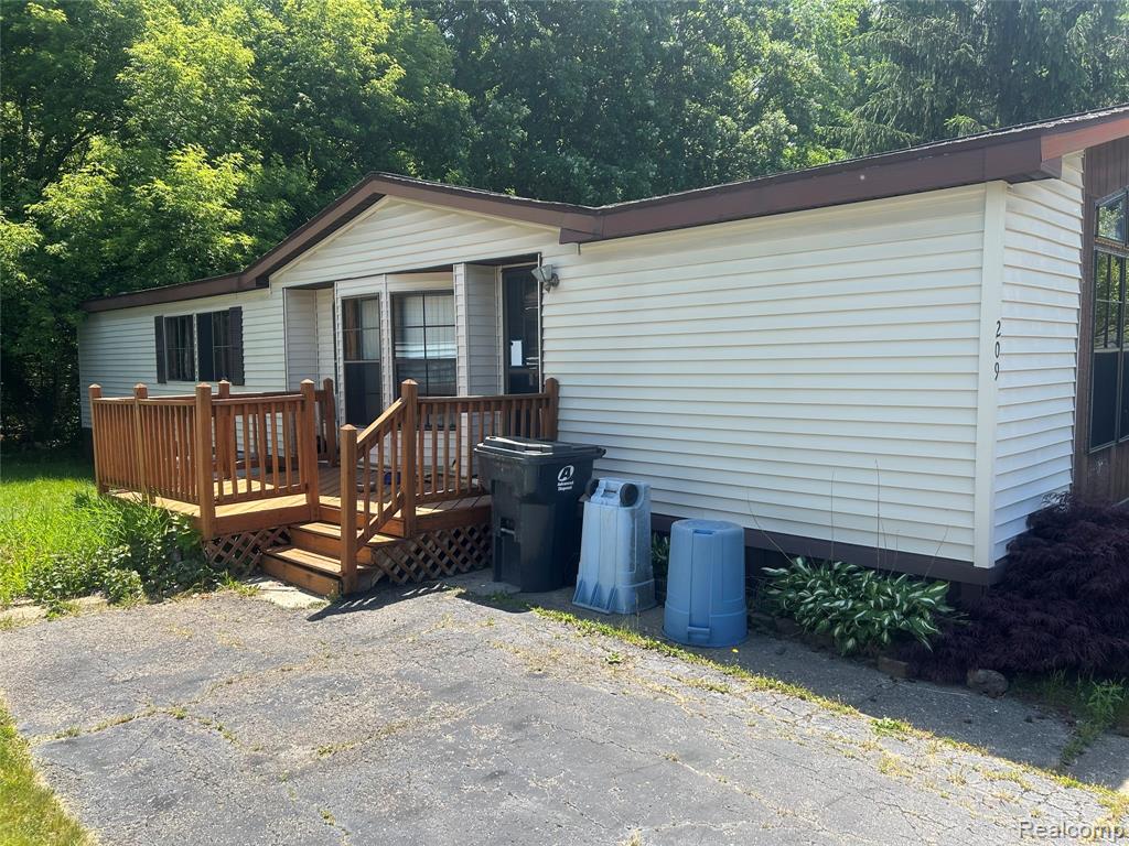351 N. Squirrel RD, 209, Auburn Hills, MI 48326 — Photo 2