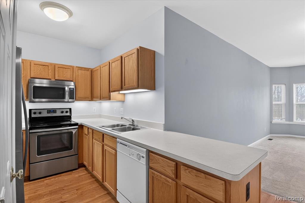 41602 Hamlet Lane, Novi, MI — Photo 13
