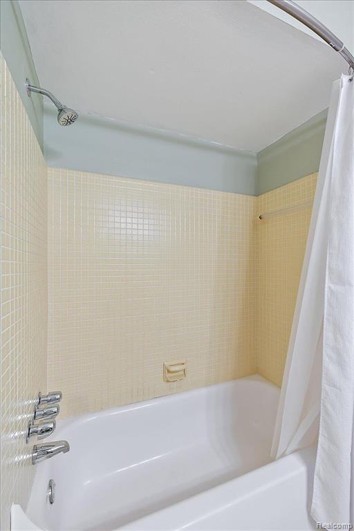 762 KENSINGTON Lane, Bloomfield Hills, MI 48304 — Photo 25