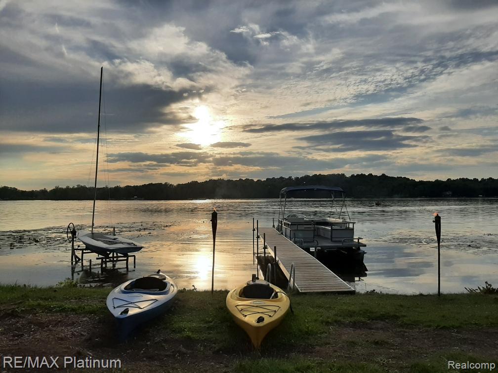 11280 Patterson Lake Dr Drive, Pinckney, MI 48169 — Photo 16