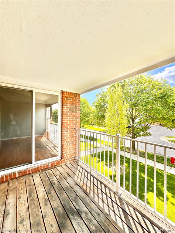 4235 BERKSHIRE Drive, Sterling Heights, MI 48314 — Photo 11