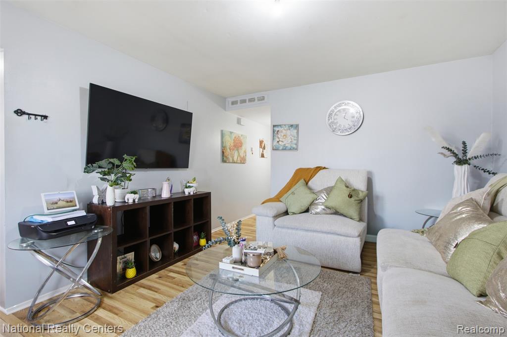16888 Vaughan Street - Photo 4