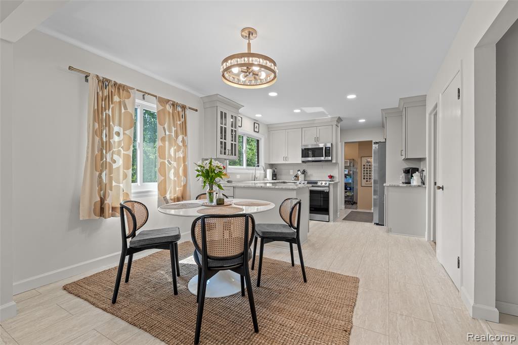31018 Pickwick Lane, Beverly Hills, MI 48025 — Photo 14