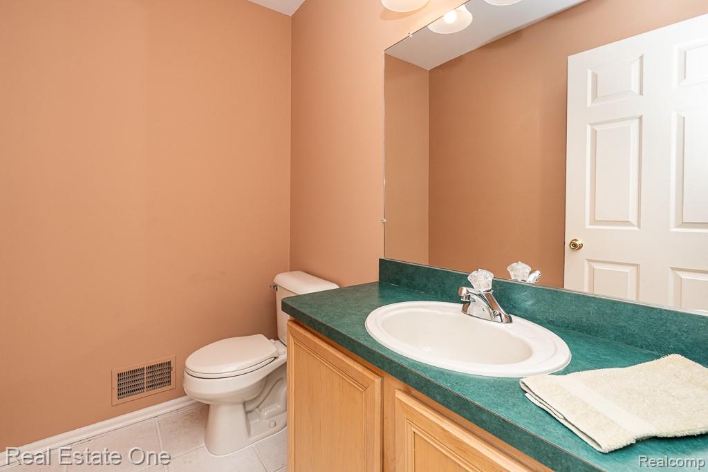 52033 Pebble Creek Drive, New Baltimore, MI 48047 — Photo 19