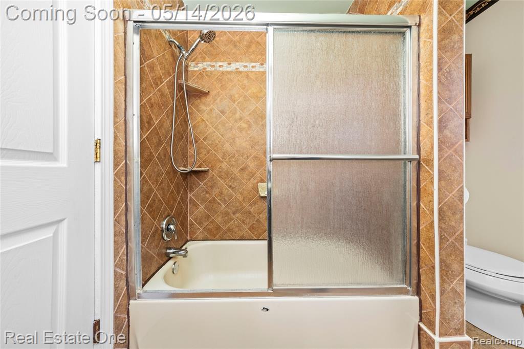 865 Drakeshire Drive, Commerce Twp, MI 48390 — Photo 50