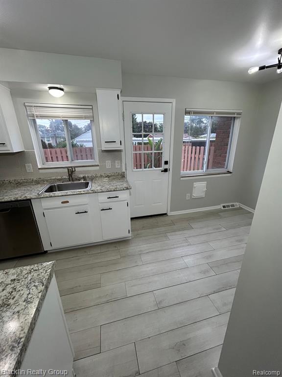 4824 MANSFIELD Avenue, Royal Oak, MI 48073 — Photo 13