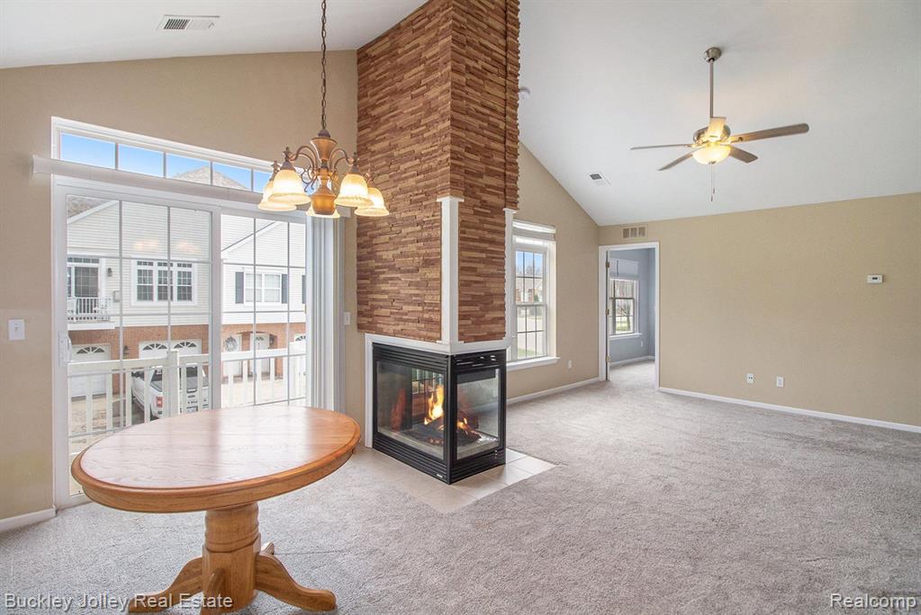 670 OLDE ENGLISH Circle, Howell, MI 48855 — Photo 4