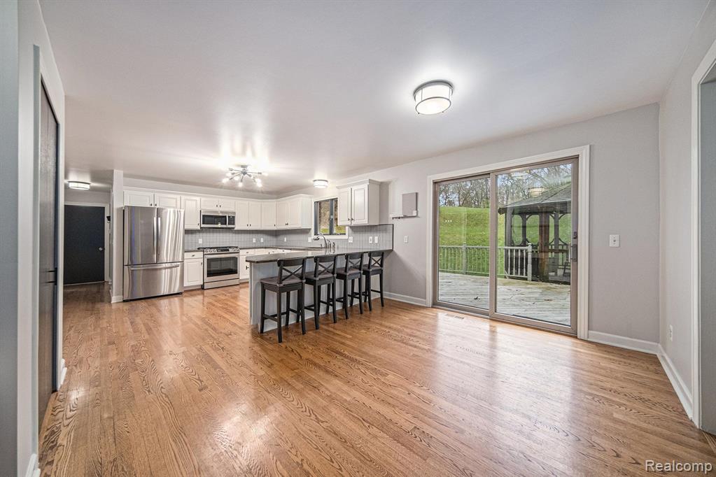 695 HERITAGE Drive, Milford, MI 48381 — Photo 8