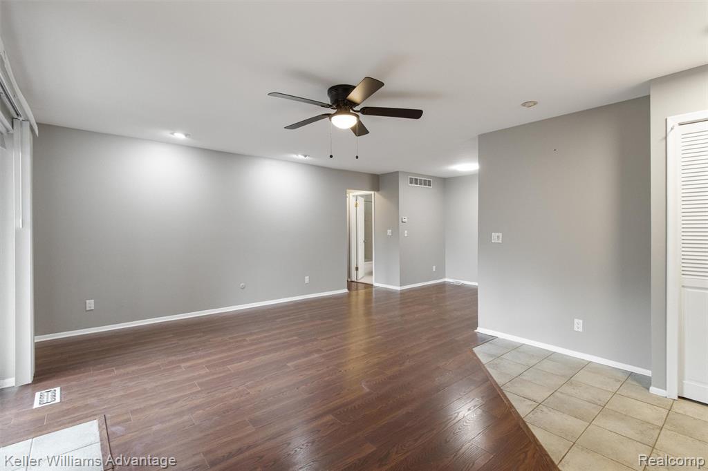 29464 Bobrich Street, 49, Livonia, MI 48152 — Photo 2