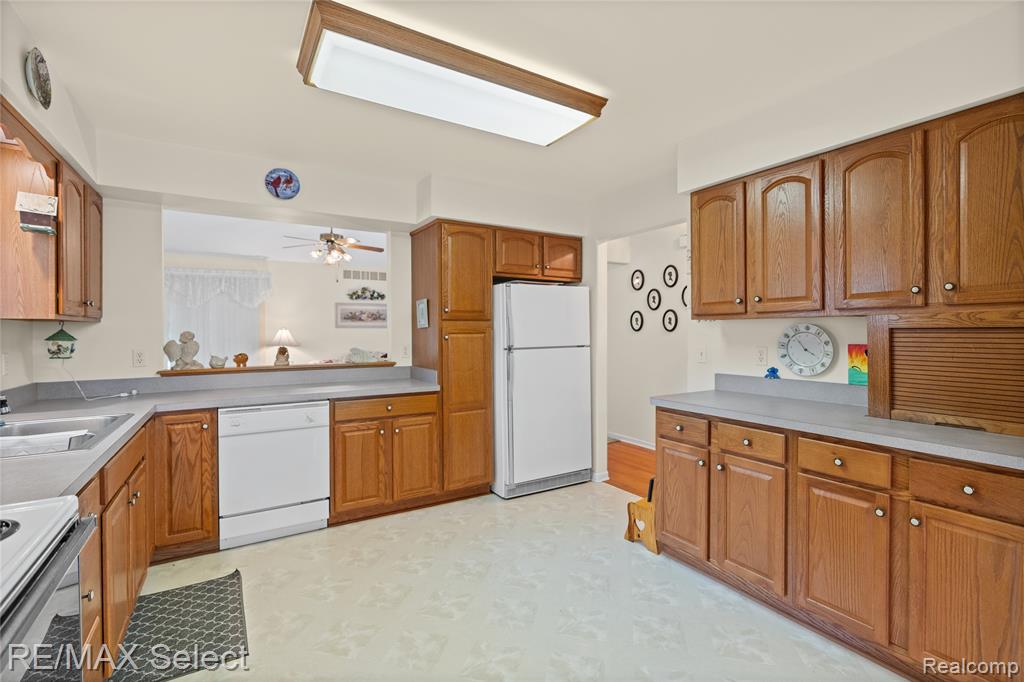 9267 Jill Marie Lane, Swartz Creek, MI 48473 — Photo 5