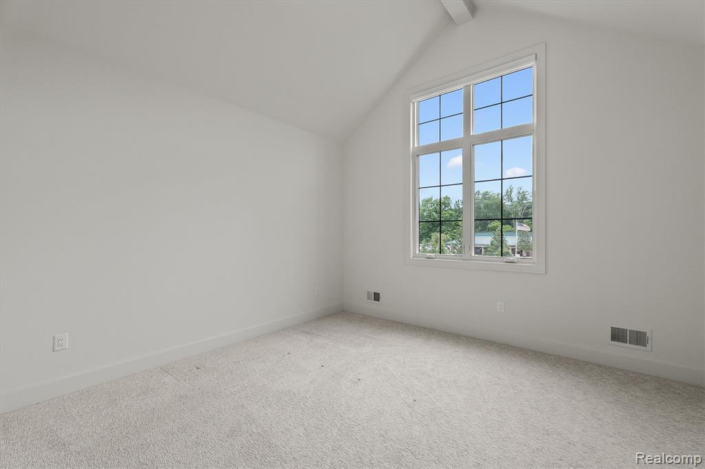7303 Brookside Village Court, Bloomfield Hills, MI 48301 — Photo 22