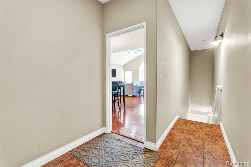 48888 Amanda Lane, Shelby Twp, MI 48317 — Photo 33